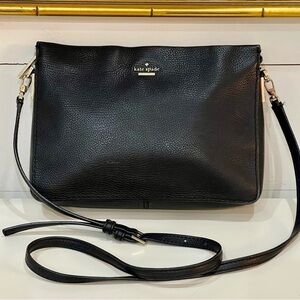 The KATE SPADE Leila Crossbody Bag in Black Pebbled Leather timeless nice size